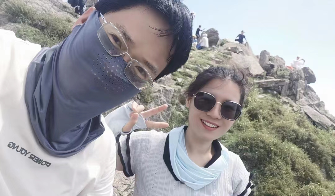 我俩